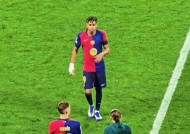 梅西重返赛场，败北首场状态出色，公牛观众沸腾！观众掌声雷动的简单介绍-开云APP